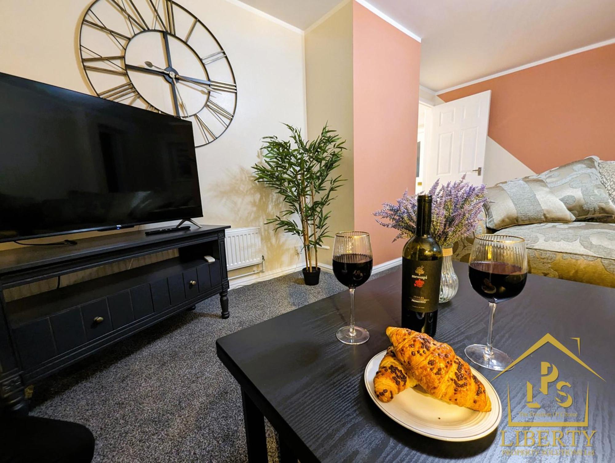 6 Guests * 4 Bedroom * Free Wi-Fi *Huntingdon Exterior foto